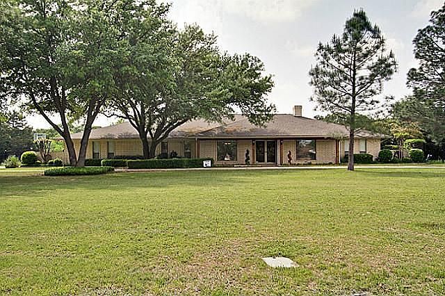 1st image of 120 Red Oak Ln