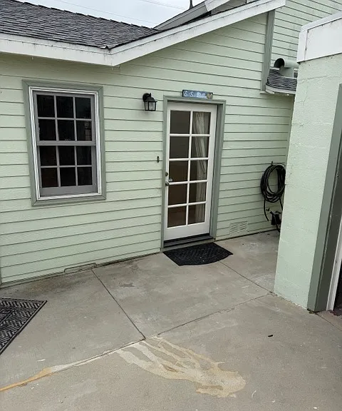 302 N Gertruda Ave — Photo 10