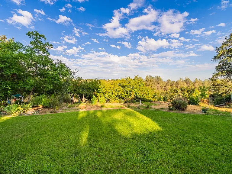 2820 Panorama Dr — Photo 33