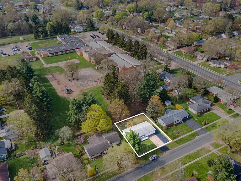 3027 Haskell St — Photo 26