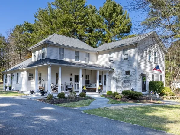 68 Philip St, Medfield, MA 02052