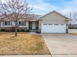 125 W Pinehurst Dr, Eldridge, IA 52748