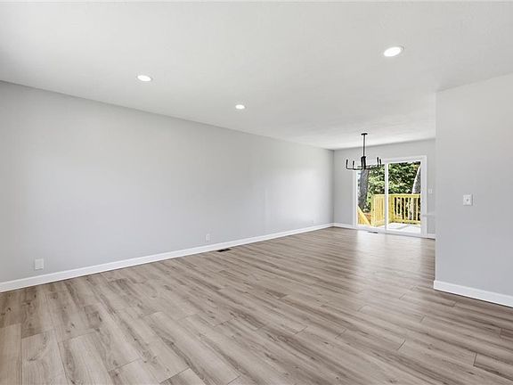 4th image of 2201 Marvonne Rd