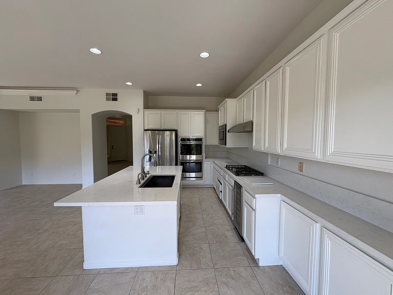 4 bed, 2.5 bath, 2438 sqft, $8,199 — Photo 3