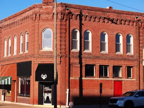 100 N Washington St, Salem, IL 62881