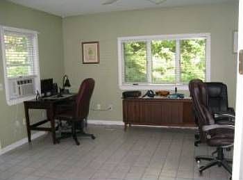 4th image of 6 Blackshire Ct