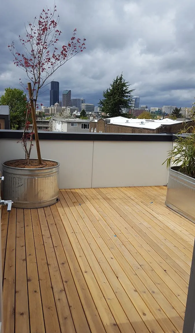 118 20th Ave — Photo 3