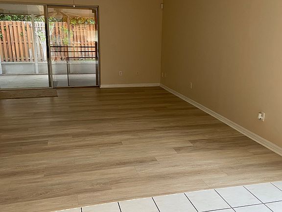 5th image of 10563 Sun Villa Blvd