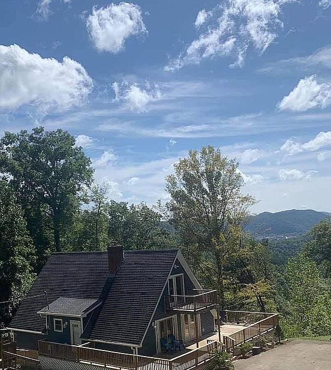 1st image of 585 Abbott Mtn