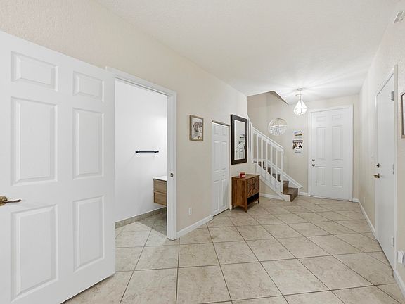 3rd image of 3084 N Evergreen Circle