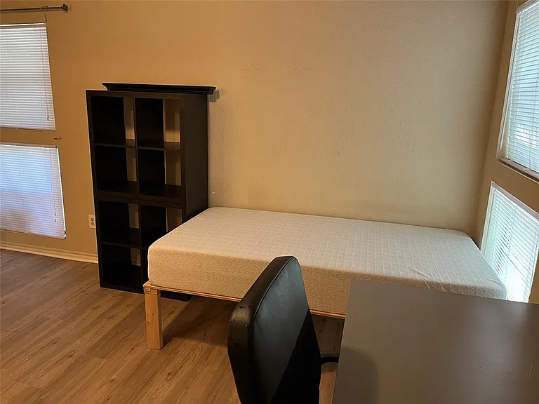 2311 Nueces St #301 — Photo 6
