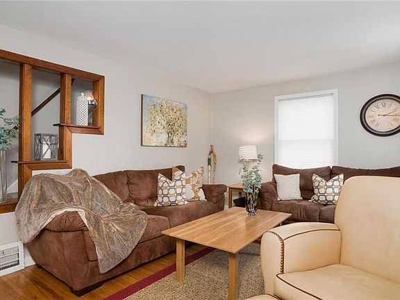 3rd image of 74 McConkey Dr