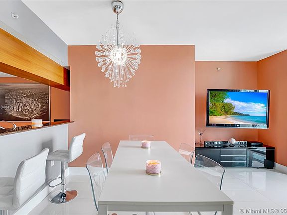 4th image of 1800 N Bayshore Dr APT 3902