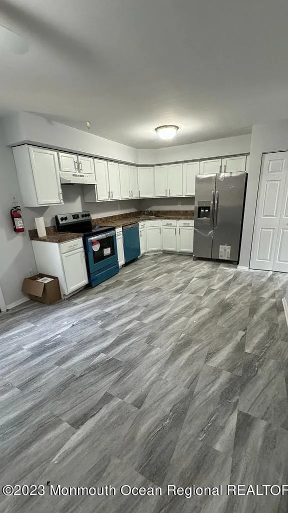 3 bed, 1.5 bath, 1130 sqft, $2,650 — Photo 3