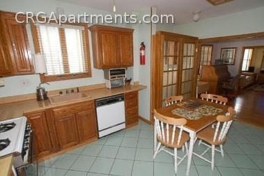 2nd image of 10 Metcalf St