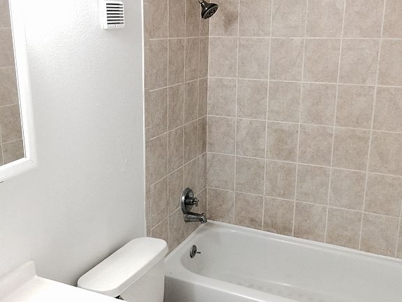 4th image of 3284 S Semoran Blvd