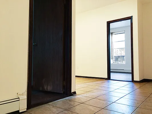 Rented by MNS | media 5