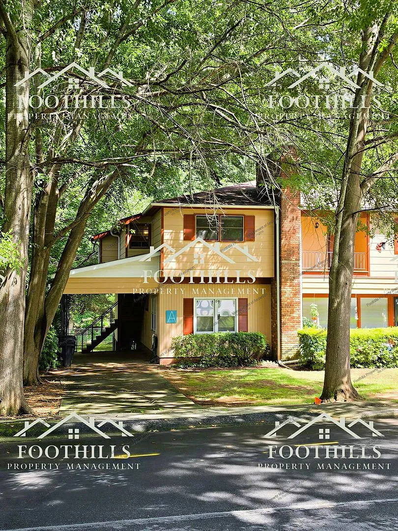 2 bed, 1.0 bath, 1000 sqft, $995 — Photo 1