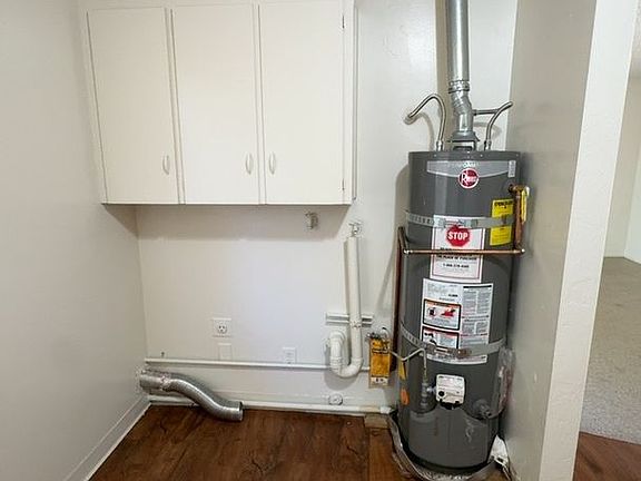 5th image of 529 E Kaweah Ave #1