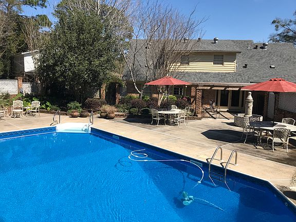 3rd image of 4709 Sherry Ct