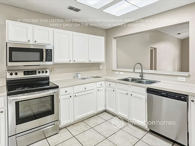 724 Putters Green Way S — Photo 6