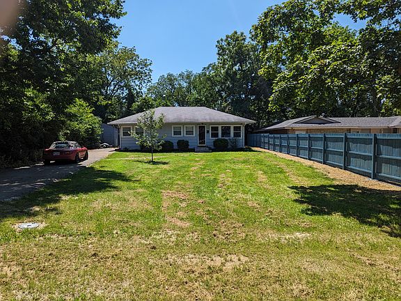 3rd image of 119 Bonnie Ln