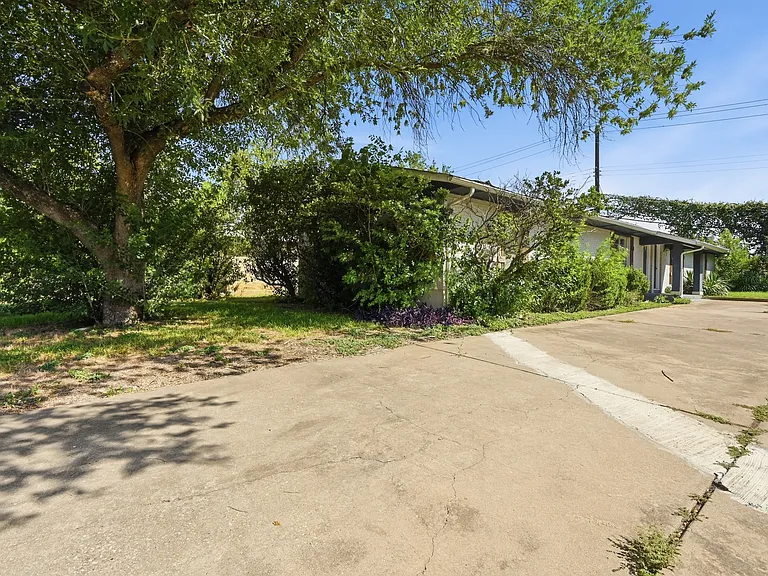 2712 Saint Edwards Cir #A — Photo 19