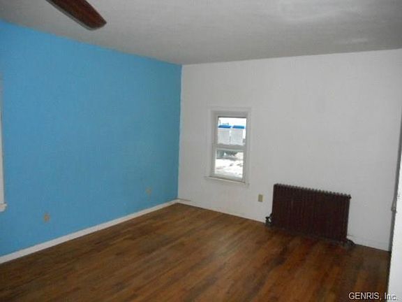 5th image of 16 Danford St