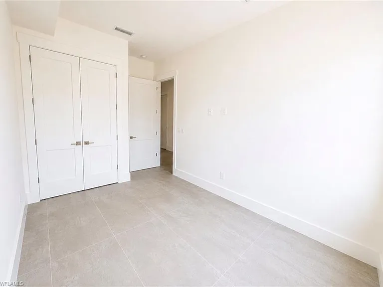 2727 Van Buren Ave — Photo 12