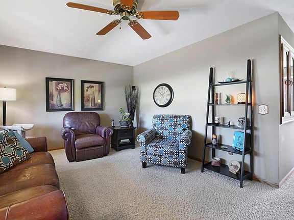 3rd image of 3760 Brookfield Dr