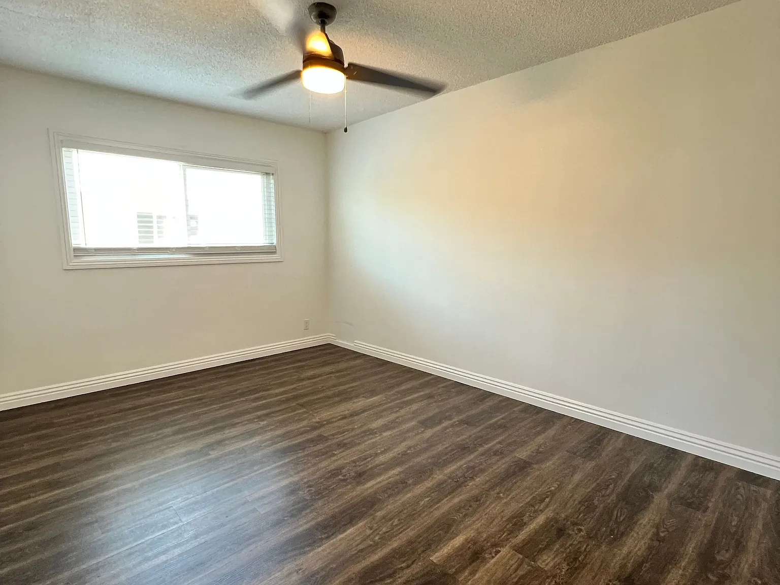 2 bed, 900 sqft, $2,200 — Photo 3