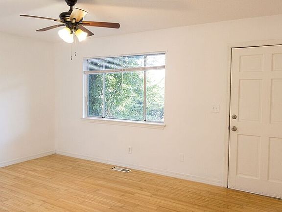 3rd image of 3316 Easton Ave