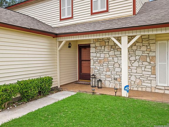 4th image of 5215 Hacienda Dr