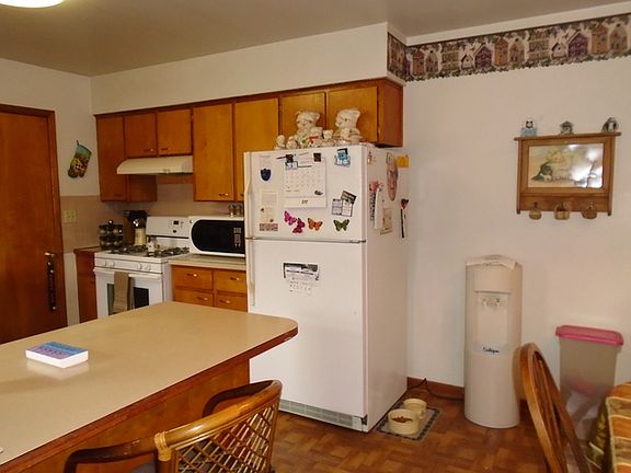 5th image of 2107 Maplewood Ave