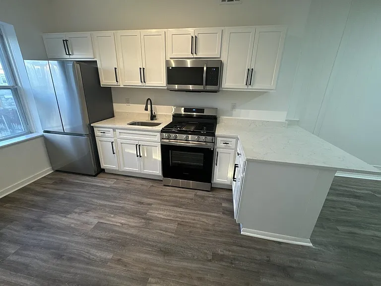 419 N Montford Ave — Photo 10