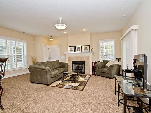 3rd image of 5539 Limerock Dr #23