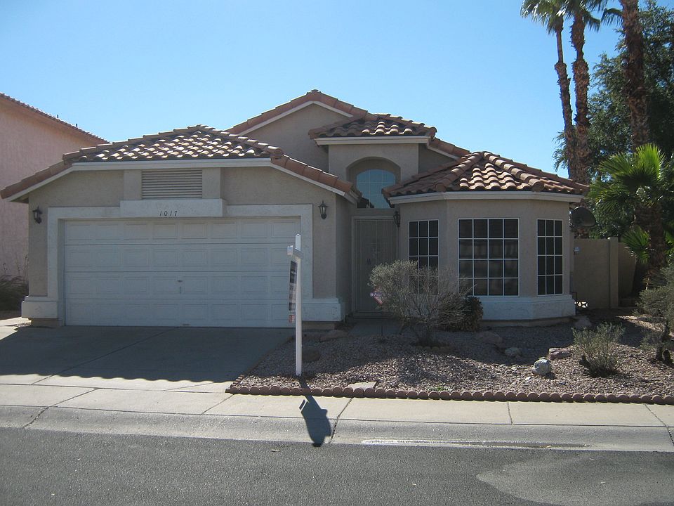 1st image of 1017 W Cantebria Dr