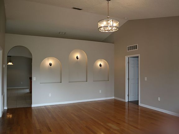 4th image of 2930 Bedford St