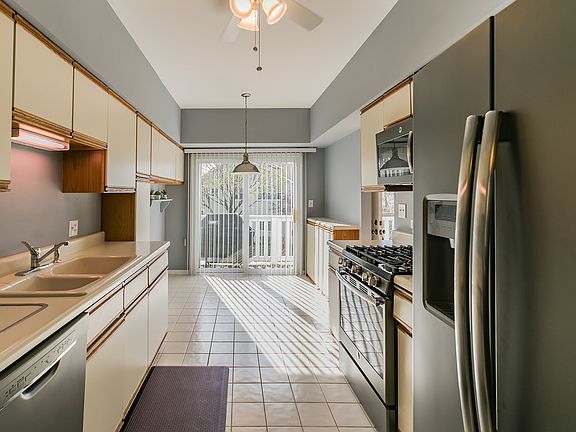 5th image of 598 W Parkside Dr