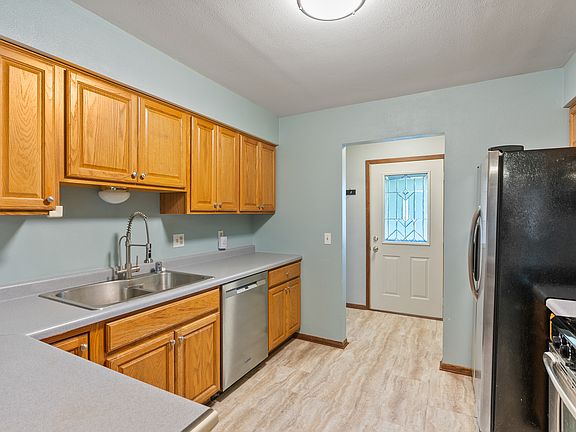 5th image of 1926 Park Ln