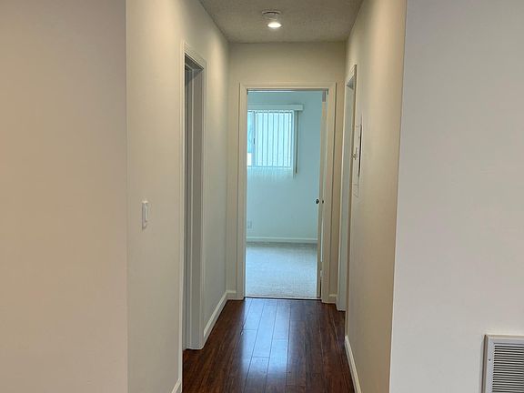 5th image of 928 9th St APT 7