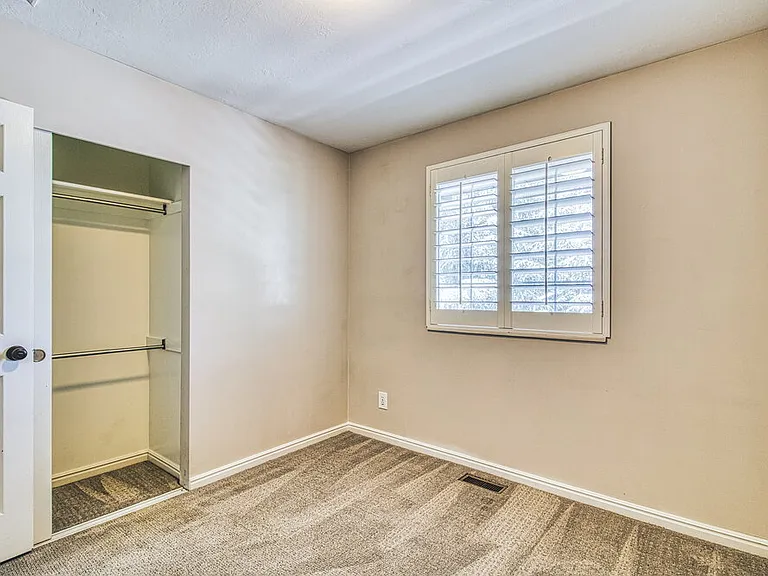 8457 S 935 E — Photo 12
