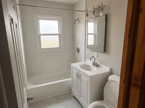 (undisclosed Address), Milwaukee, WI 53216