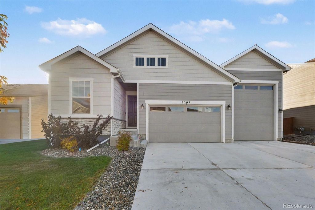 5569 Bay Hill Drive