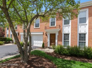 814 Colonnades Dr, Northbrook, IL 60062