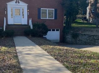 1731 Helen Dr, Pittsburgh, PA 15216