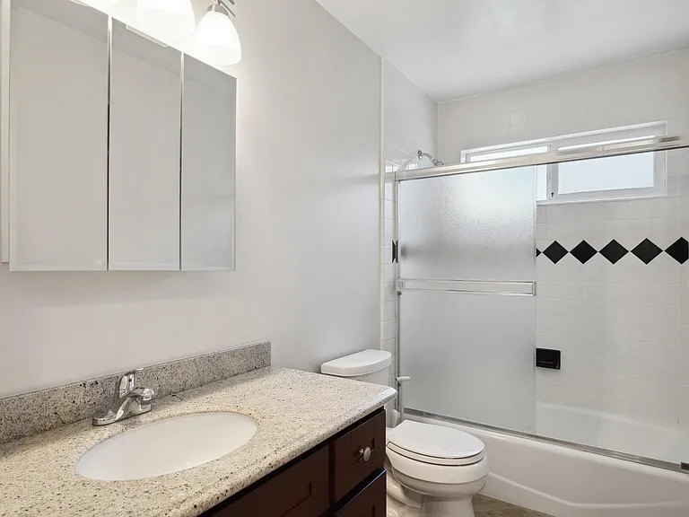 866 Woodland Ct — Photo 41