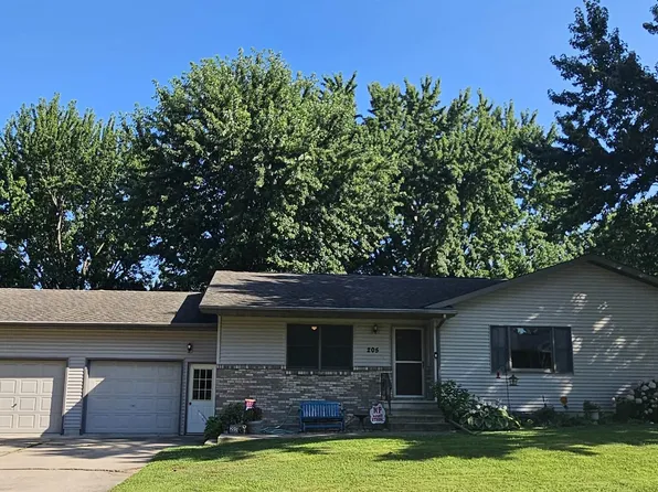 205 Dawn Dr, Nashua, IA 50658
