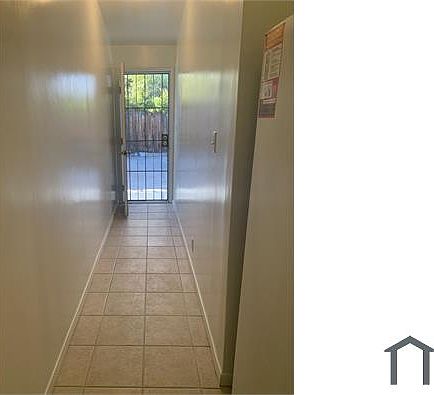 5th image of 2053 Yosemite Dr