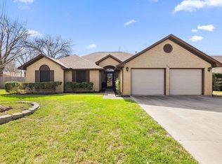 307 Cherrywood Cir, Taylor, TX 76574